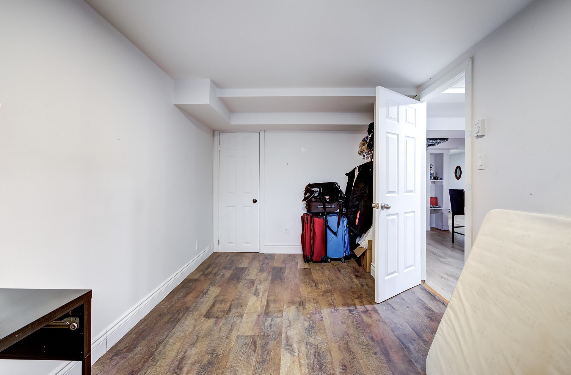 









7030

 - 7030A


Rue Lacroix

,
Montréal (Le Sud-Ouest),




QC
H4E2V3

