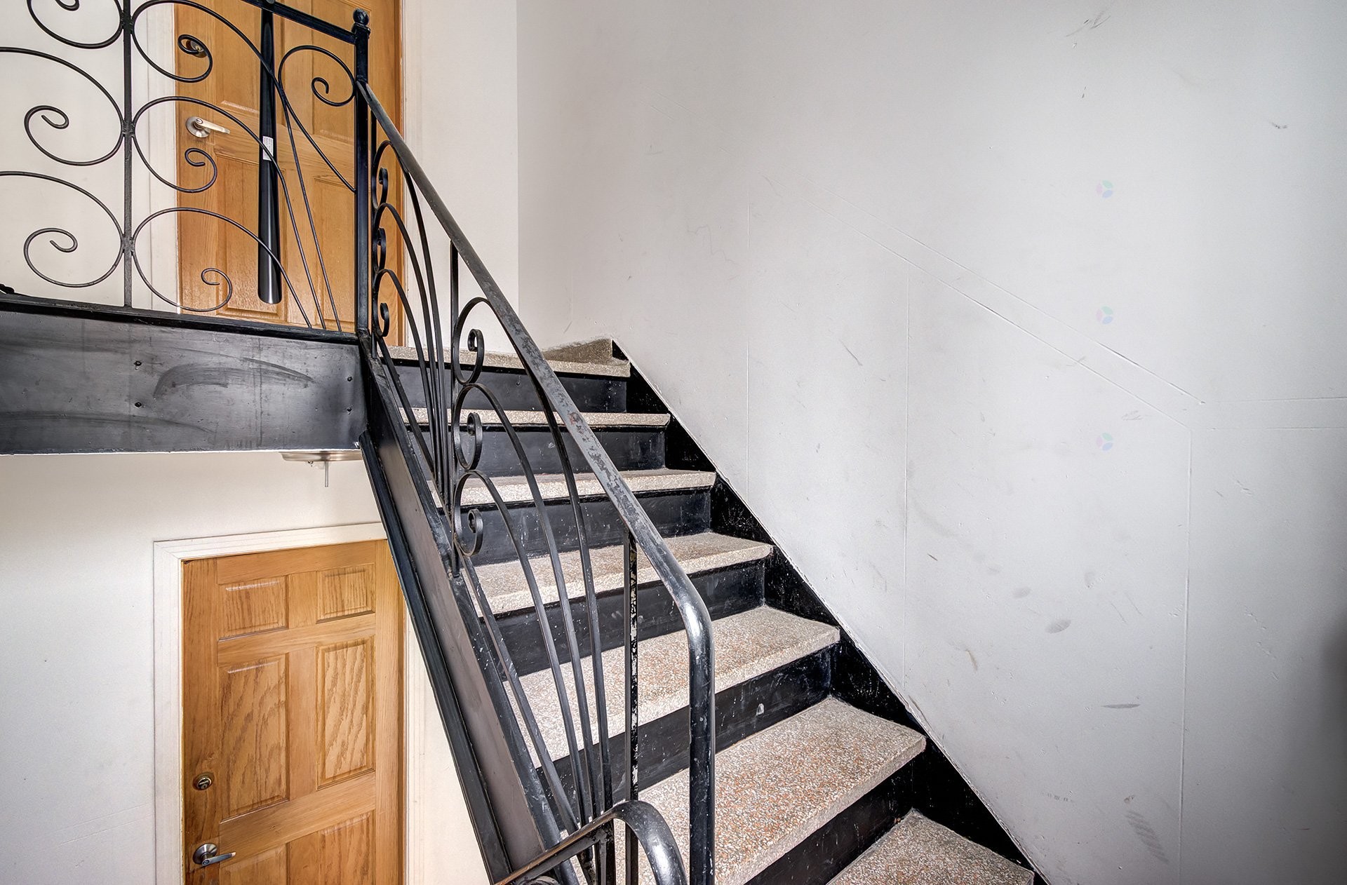 









7030

 - 7030A


Rue Lacroix

,
Montréal (Le Sud-Ouest),




QC
H4E2V3


