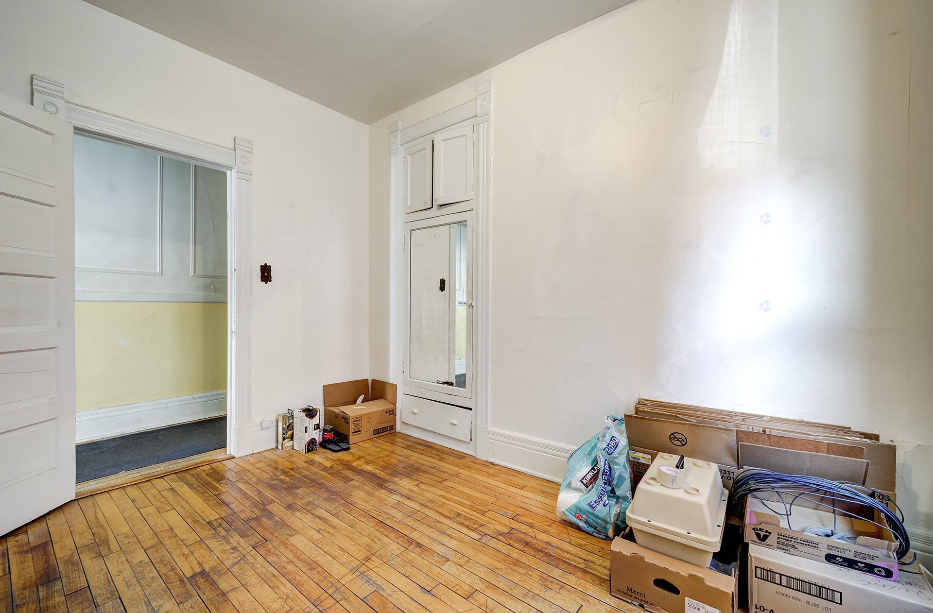 









384

 - 386


Rue Édouard-Charles

,
Montréal (Le Plateau-Mont-Royal),




QC
H2V2N2

