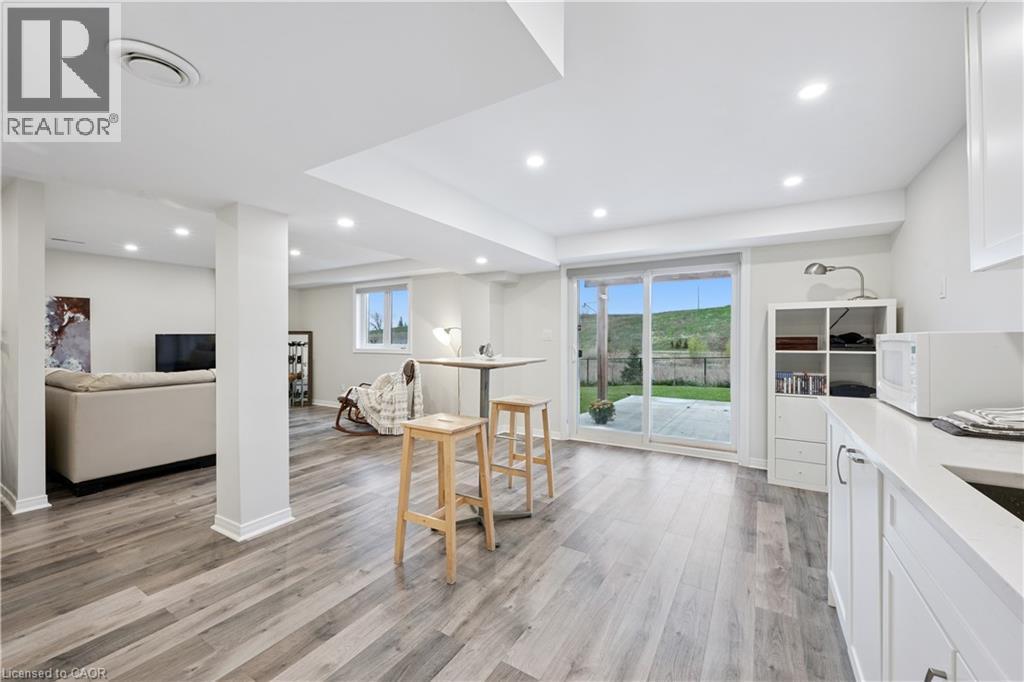 












87 RIDGE Road

,
Cambridge,




Ontario
N3E0C6

