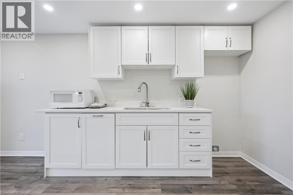 












87 RIDGE Road

,
Cambridge,




Ontario
N3E0C6

