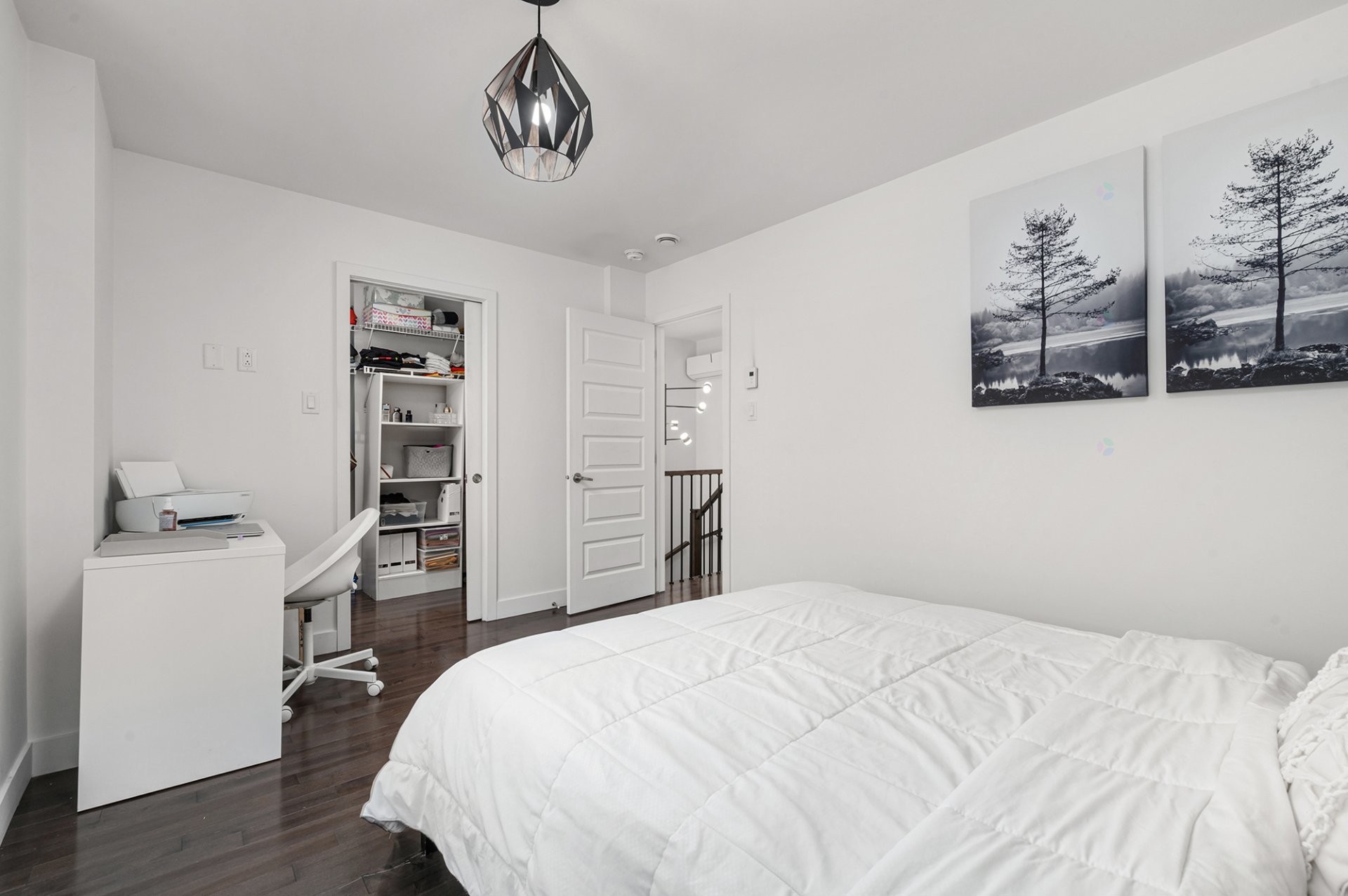 









273Z


Rue du Grenadier

,
Saint-Constant,




QC
J5A0L1


