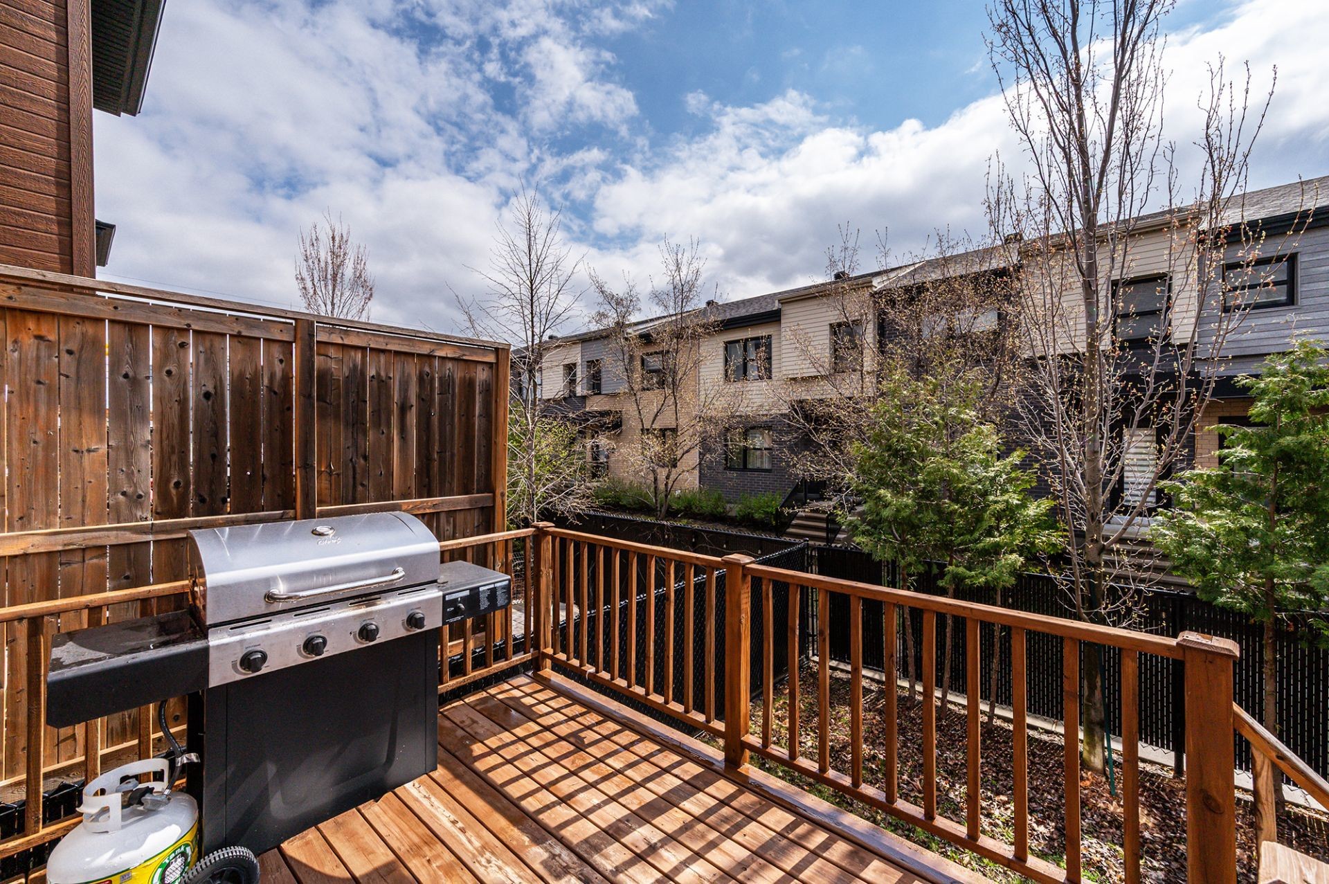 









273Z


Rue du Grenadier

,
Saint-Constant,




QC
J5A0L1

