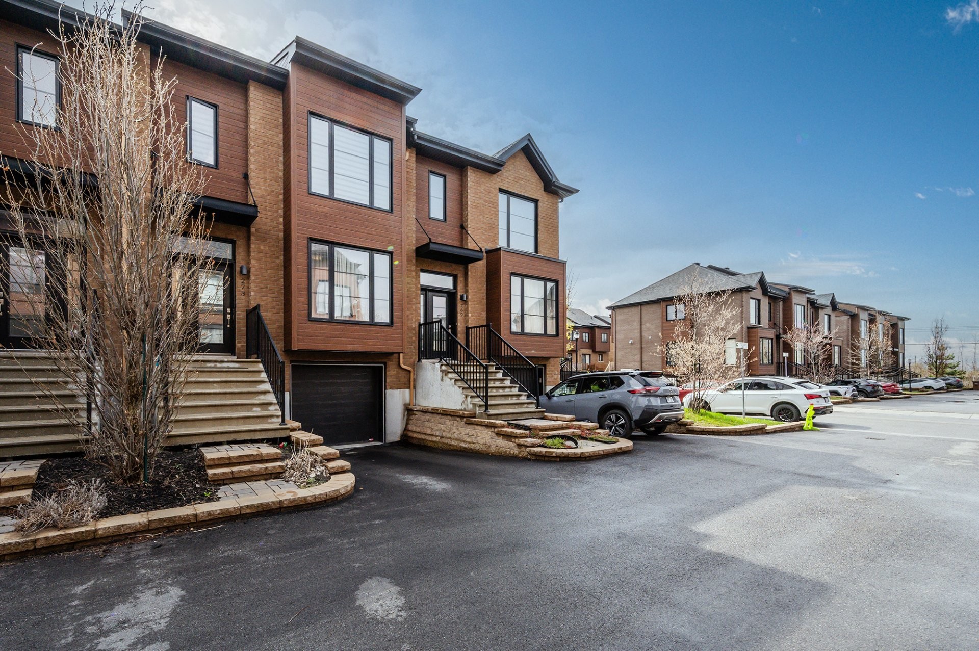 









273Z


Rue du Grenadier

,
Saint-Constant,




QC
J5A0L1

