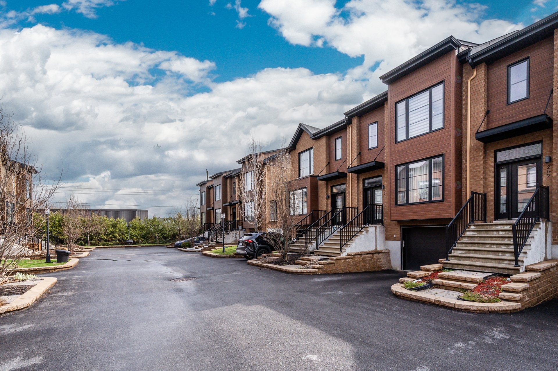 









273Z


Rue du Grenadier

,
Saint-Constant,




QC
J5A0L1

