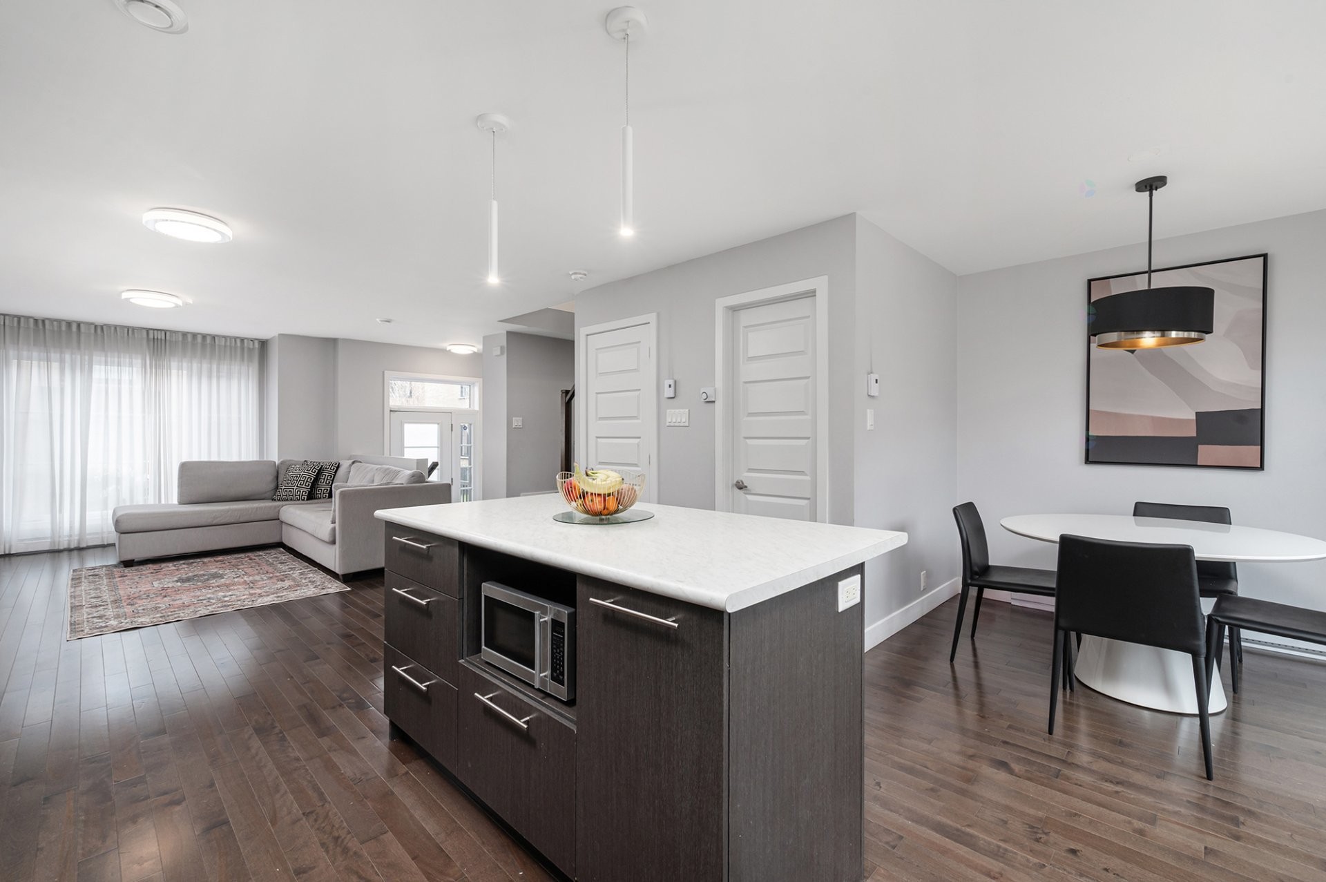 









273Z


Rue du Grenadier

,
Saint-Constant,




QC
J5A0L1

