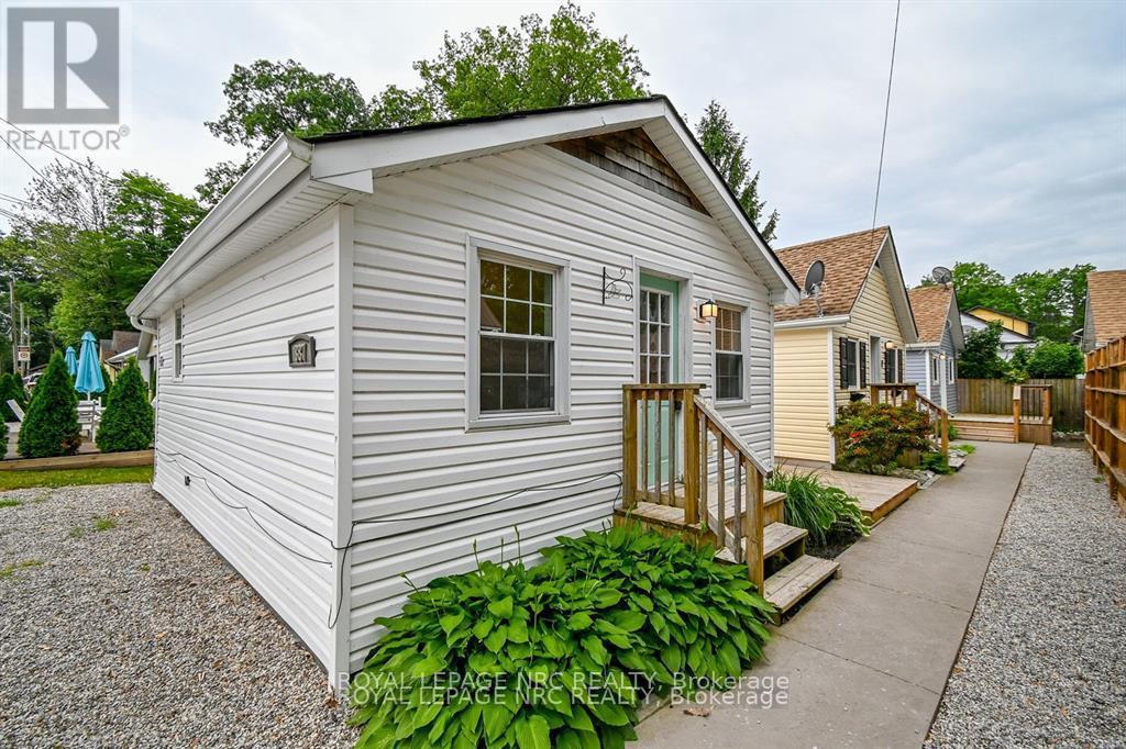 












387 ELMWOOD AVENUE

,
Fort Erie (Crystal Beach),




Ontario
L0S1B0

