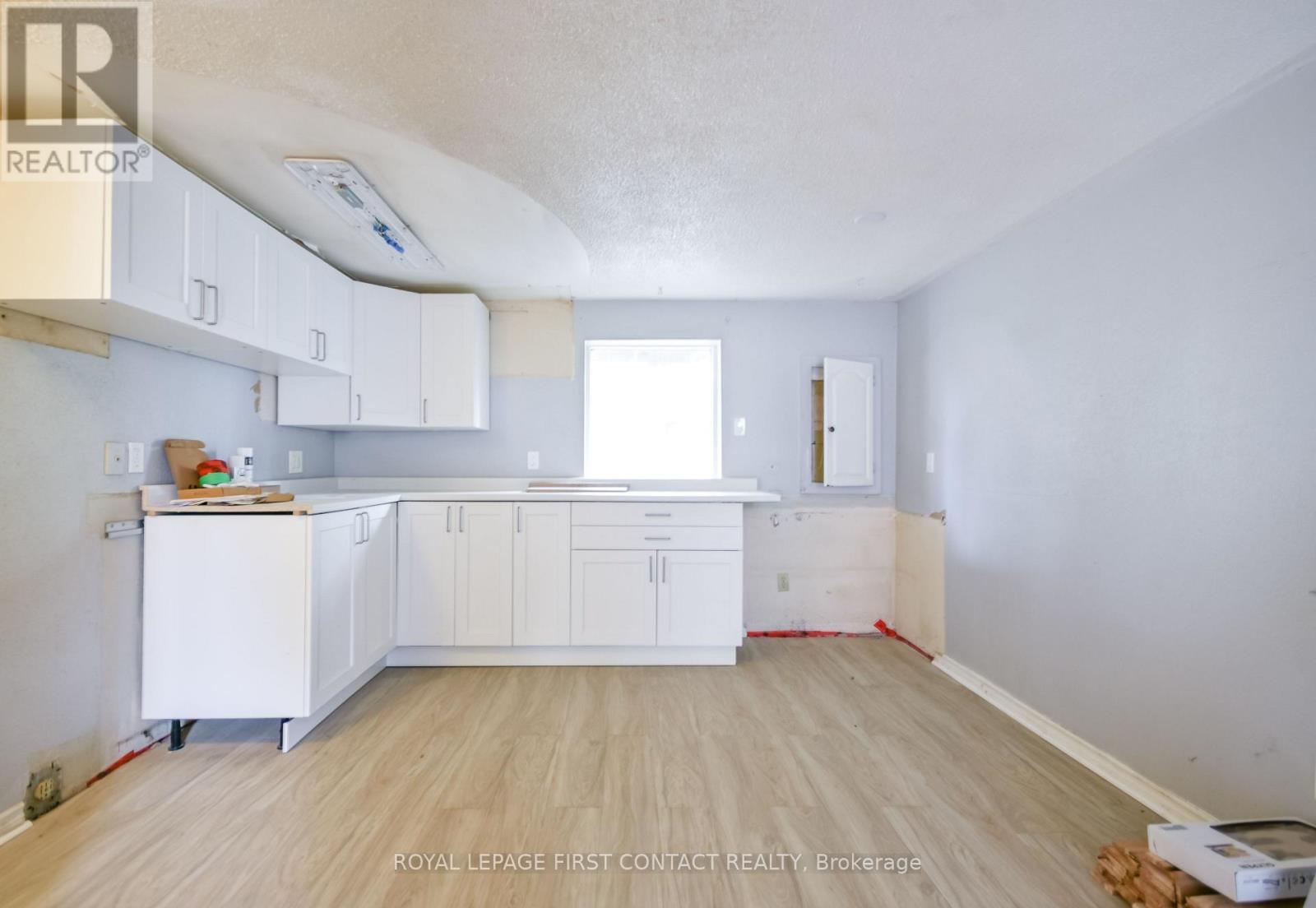 












3071 MOSLEY STREET

,
Wasaga Beach,




Ontario
L9Z1W7

