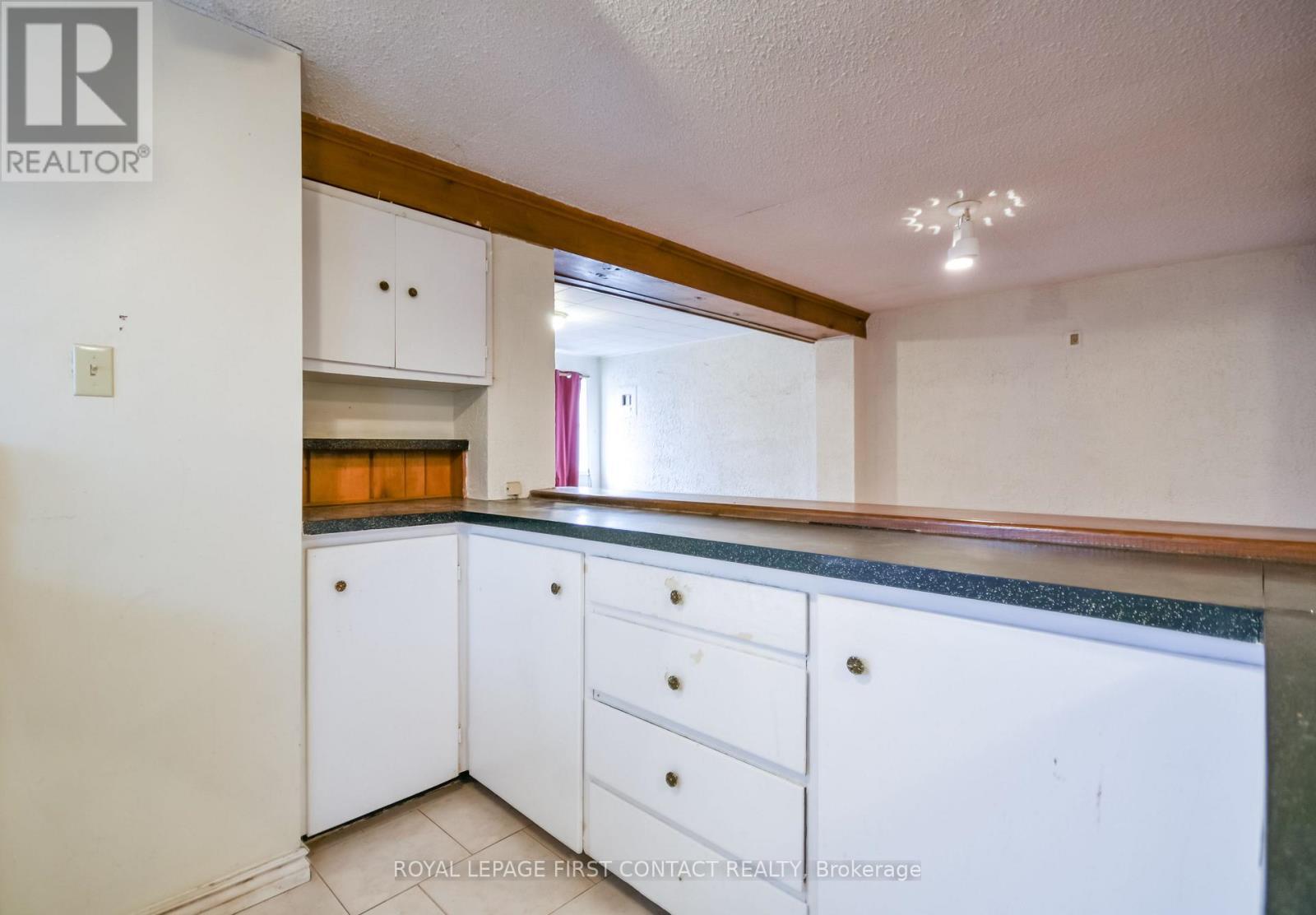 












3071 MOSLEY STREET

,
Wasaga Beach,




Ontario
L9Z1W7

