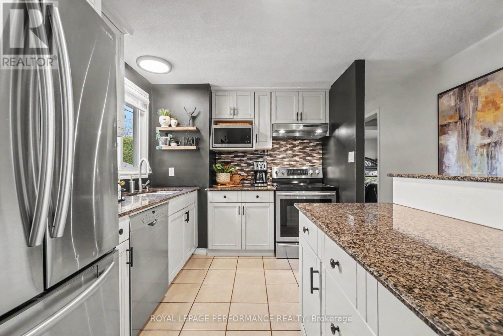 












1497 BLACKHEATH STREET

,
Ottawa,




Ontario
K1E1K6

