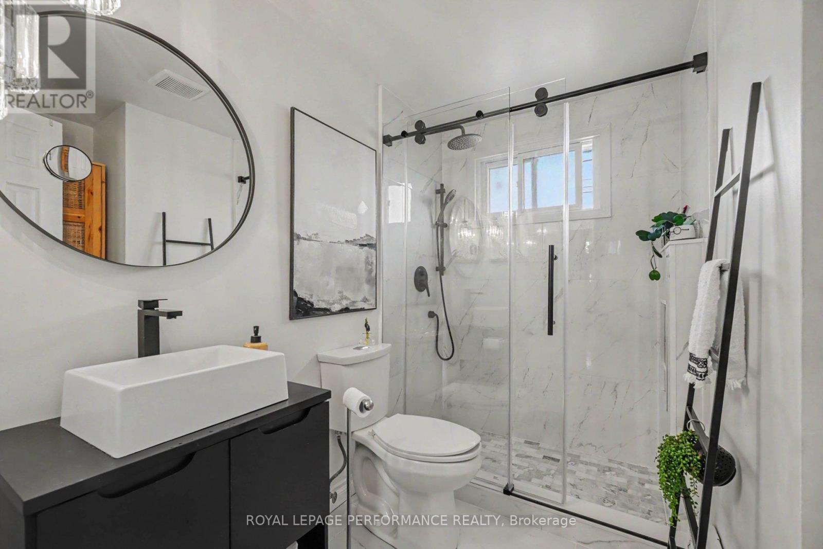 












1497 BLACKHEATH STREET

,
Ottawa,




Ontario
K1E1K6

