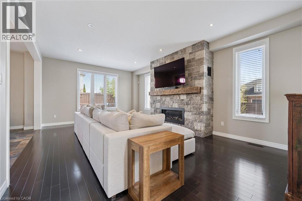 












24 POPHAM Drive

,
Guelph,




Ontario
N1E0B8

