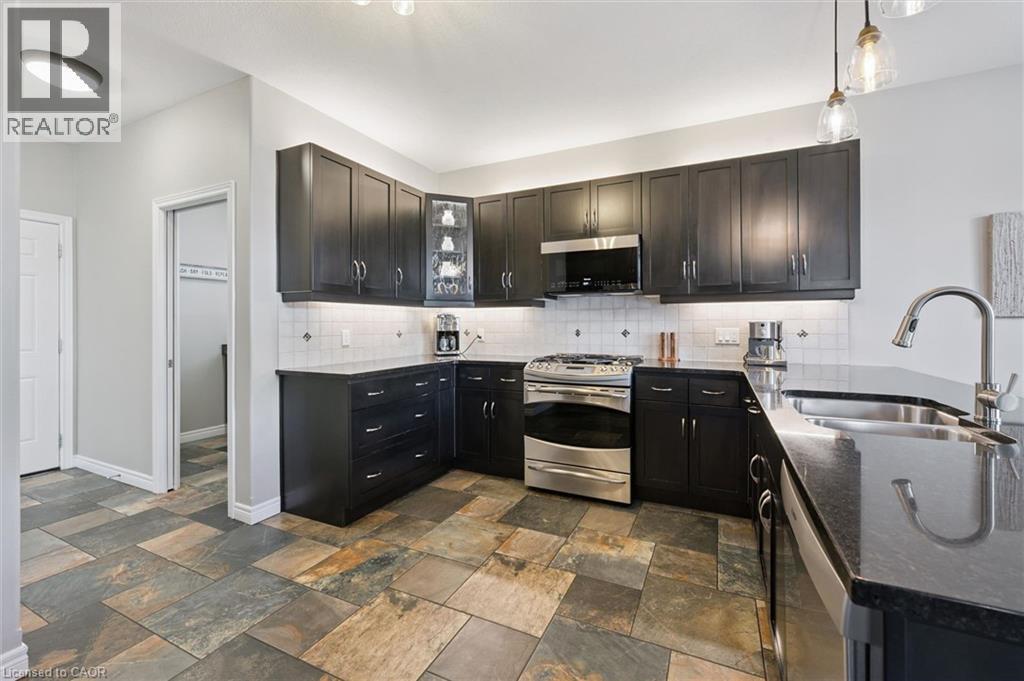 












24 POPHAM Drive

,
Guelph,




Ontario
N1E0B8

