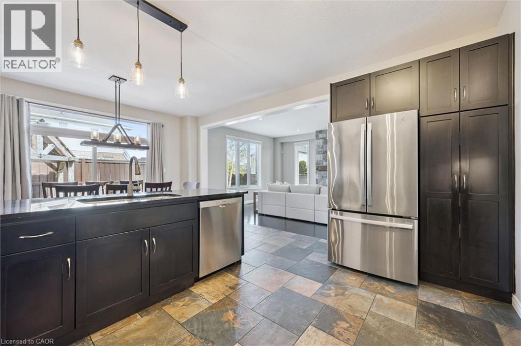 












24 POPHAM Drive

,
Guelph,




Ontario
N1E0B8

