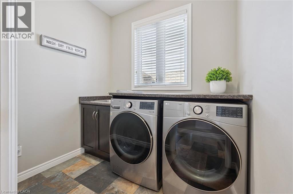 












24 POPHAM Drive

,
Guelph,




Ontario
N1E0B8


