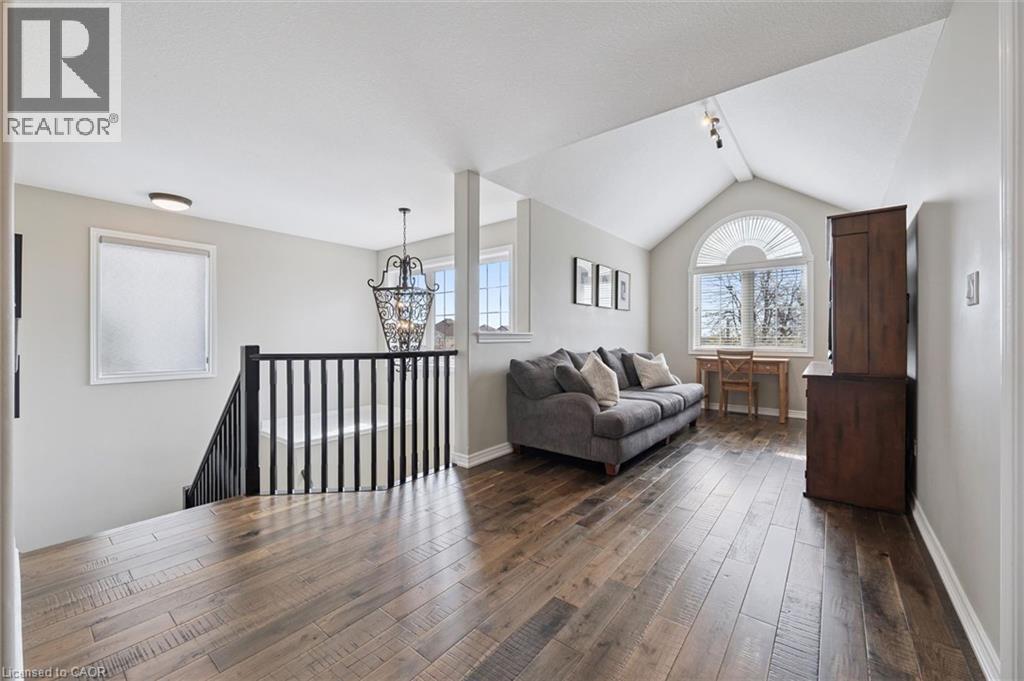 












24 POPHAM Drive

,
Guelph,




Ontario
N1E0B8

