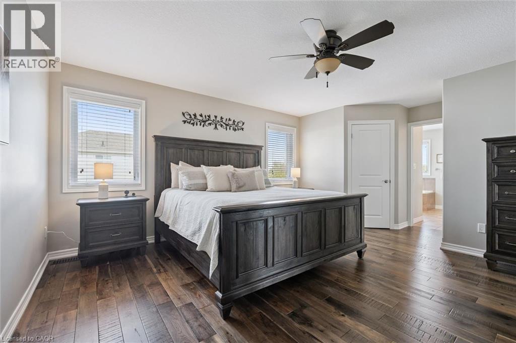 












24 POPHAM Drive

,
Guelph,




Ontario
N1E0B8

