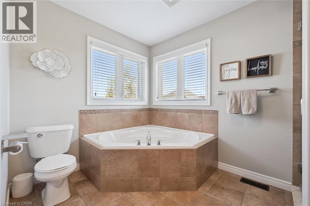 












24 POPHAM Drive

,
Guelph,




Ontario
N1E0B8

