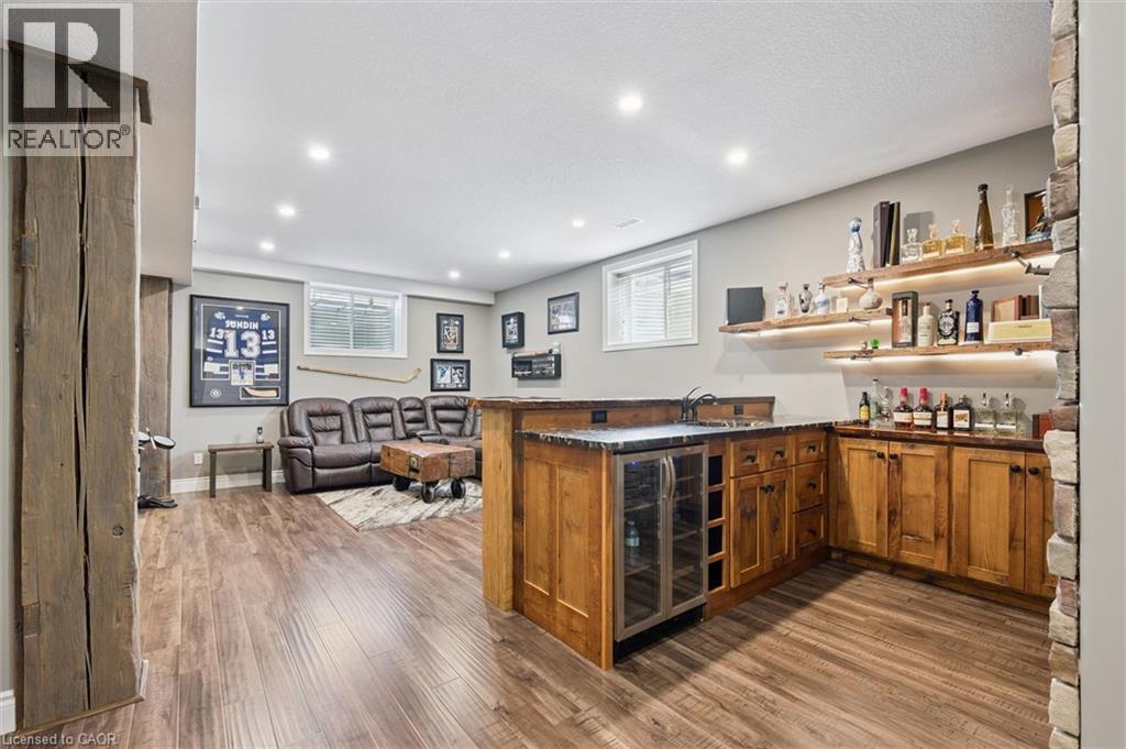 












24 POPHAM Drive

,
Guelph,




Ontario
N1E0B8


