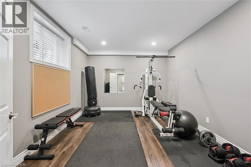 












24 POPHAM Drive

,
Guelph,




Ontario
N1E0B8

