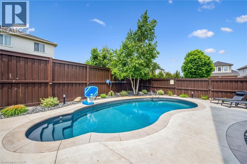 












24 POPHAM Drive

,
Guelph,




Ontario
N1E0B8

