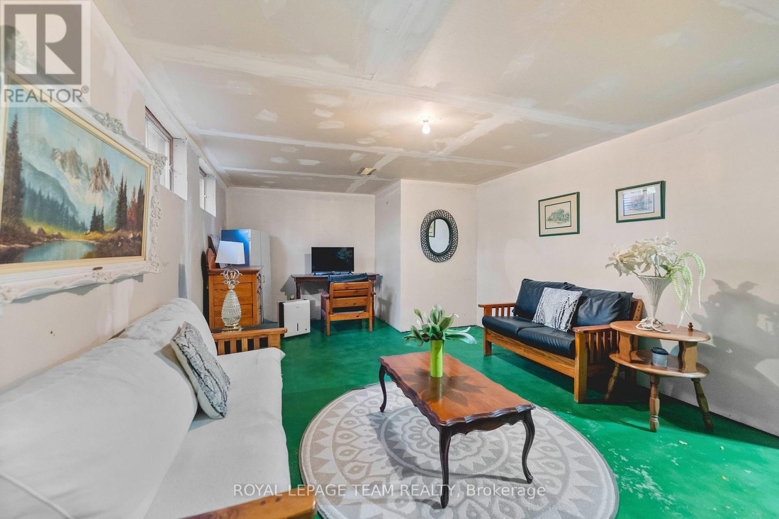 












31 MANNING ROAD

,
Bonnechere Valley,




Ontario
K0J1T0

