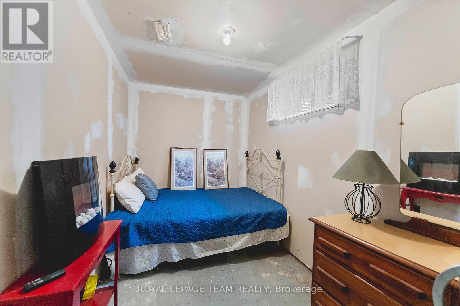 












31 MANNING ROAD

,
Bonnechere Valley,




Ontario
K0J1T0

