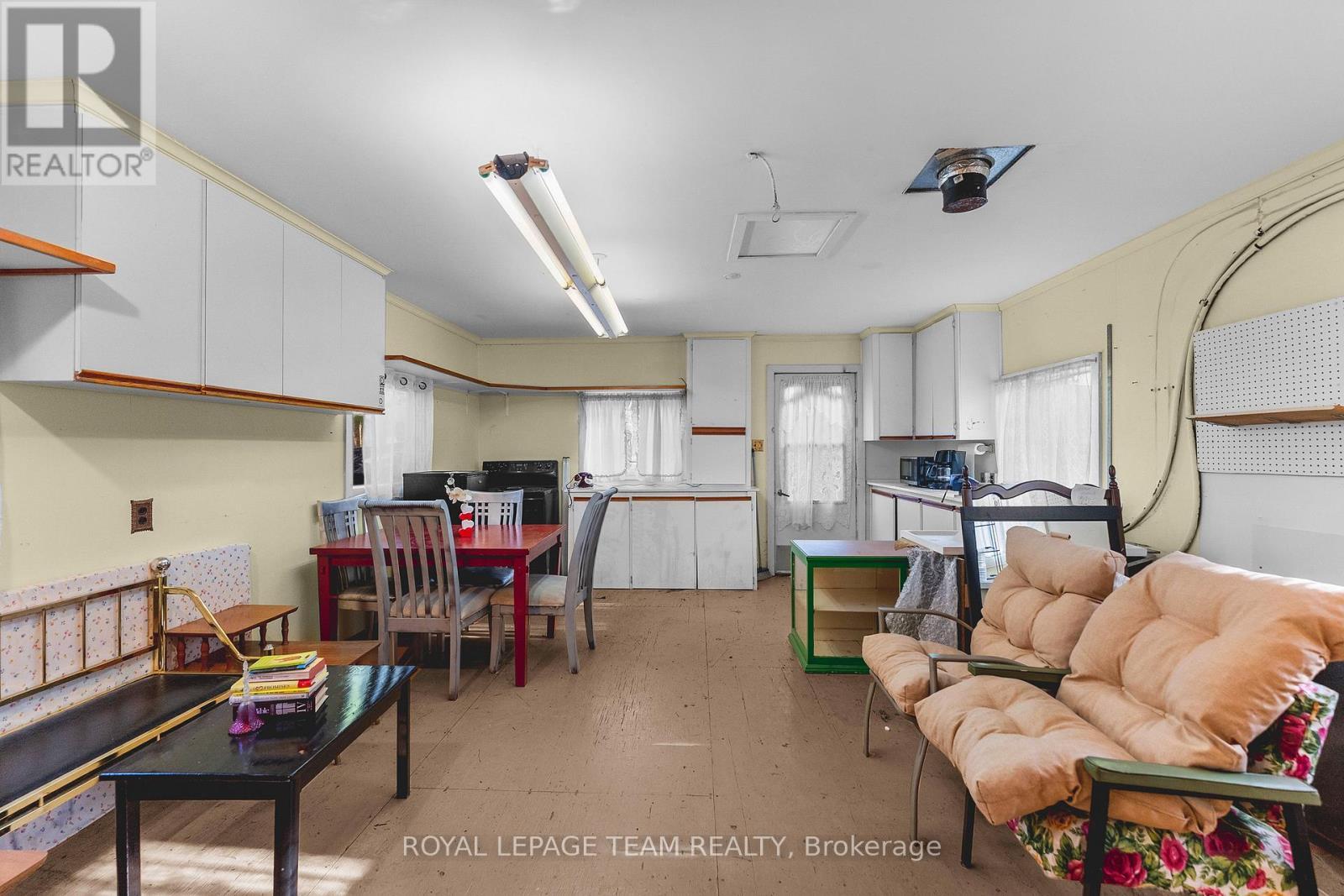 












31 MANNING ROAD

,
Bonnechere Valley,




Ontario
K0J1T0

