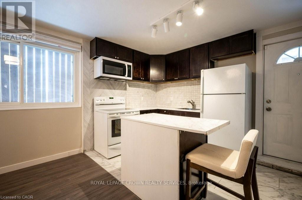 












5 - 34 BURN PLACE

,
Kitchener,




Ontario
N2M1Y9

