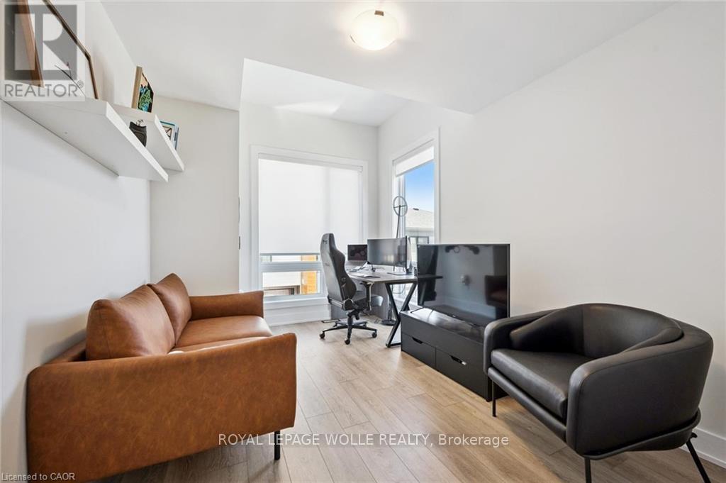 












42 - 271 GREY SILO ROAD

,
Waterloo,




Ontario
N2K0E9

