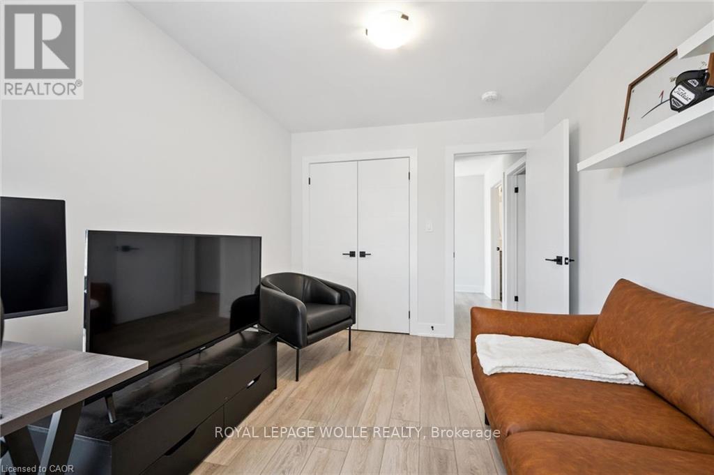 












42 - 271 GREY SILO ROAD

,
Waterloo,




Ontario
N2K0E9

