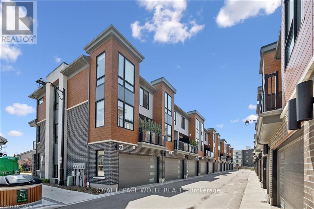 












42 - 271 GREY SILO ROAD

,
Waterloo,




Ontario
N2K0E9

