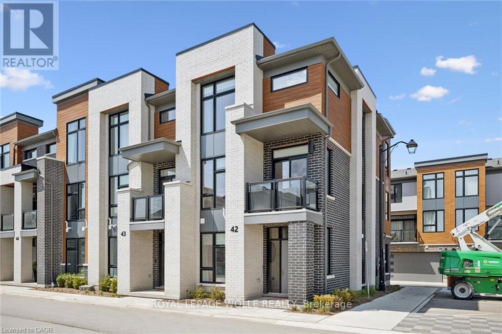 












42 - 271 GREY SILO ROAD

,
Waterloo,




Ontario
N2K0E9

