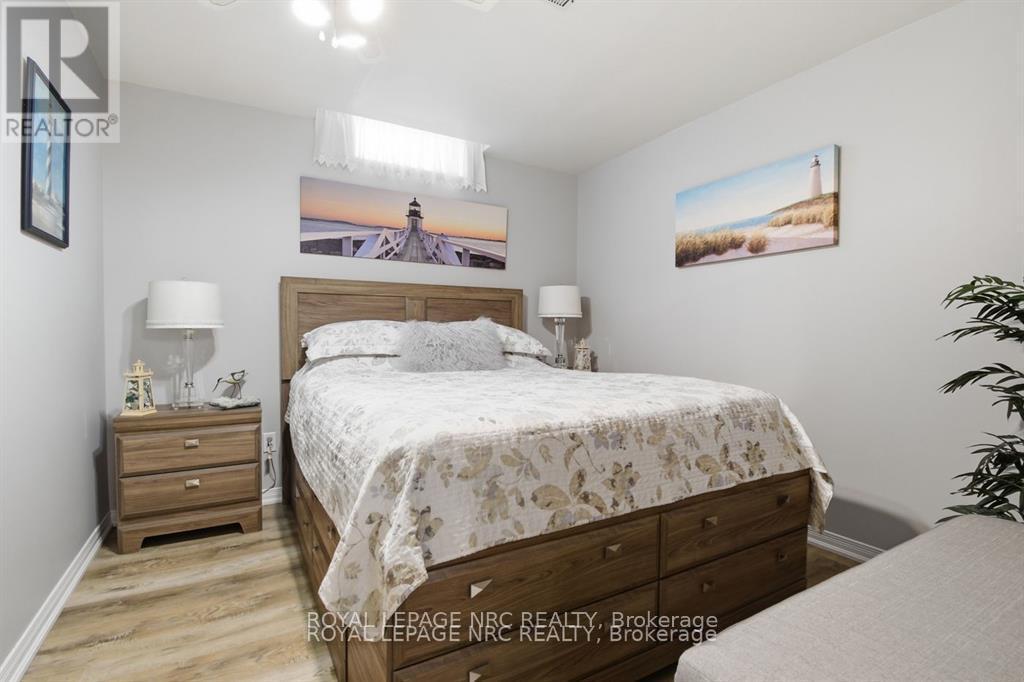 












4393 TAMARAC AVENUE

,
Lincoln (Beamsville),




Ontario
L0R1B8

