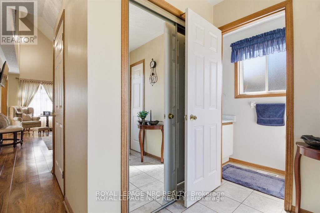 












4393 TAMARAC AVENUE

,
Lincoln (Beamsville),




Ontario
L0R1B8

