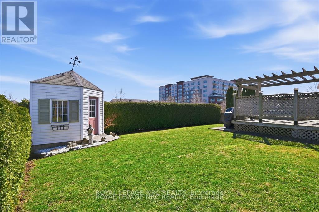 












4393 TAMARAC AVENUE

,
Lincoln (Beamsville),




Ontario
L0R1B8

