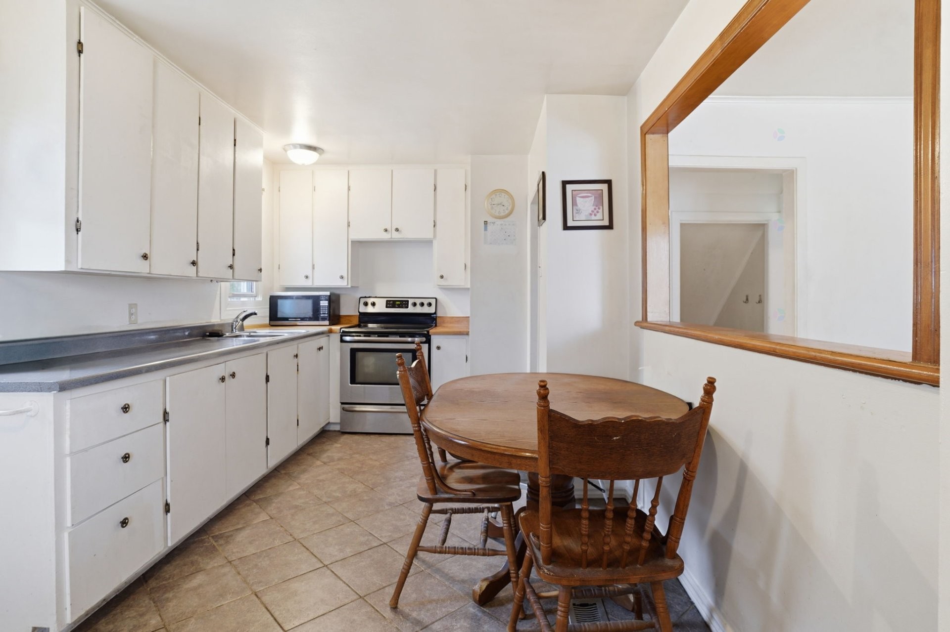 









17


Rue Lord-Aylmer

,
Gatineau (Aylmer),




QC
J9H3R8

