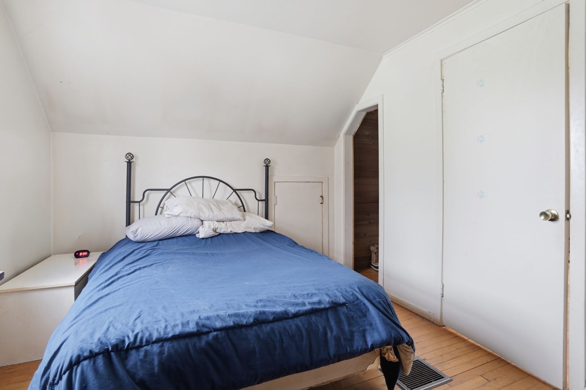 









17


Rue Lord-Aylmer

,
Gatineau (Aylmer),




QC
J9H3R8

