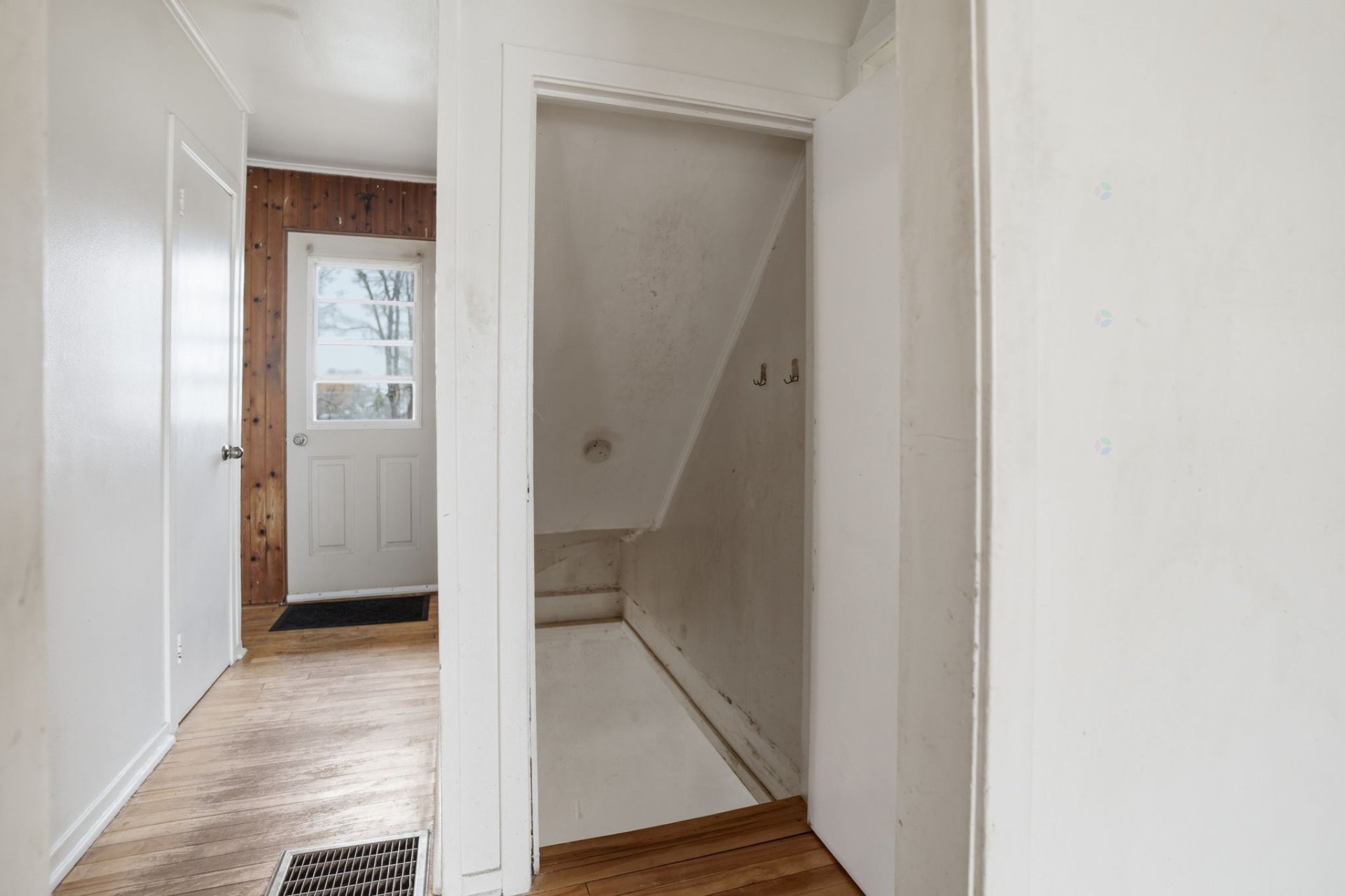 









17


Rue Lord-Aylmer

,
Gatineau (Aylmer),




QC
J9H3R8


