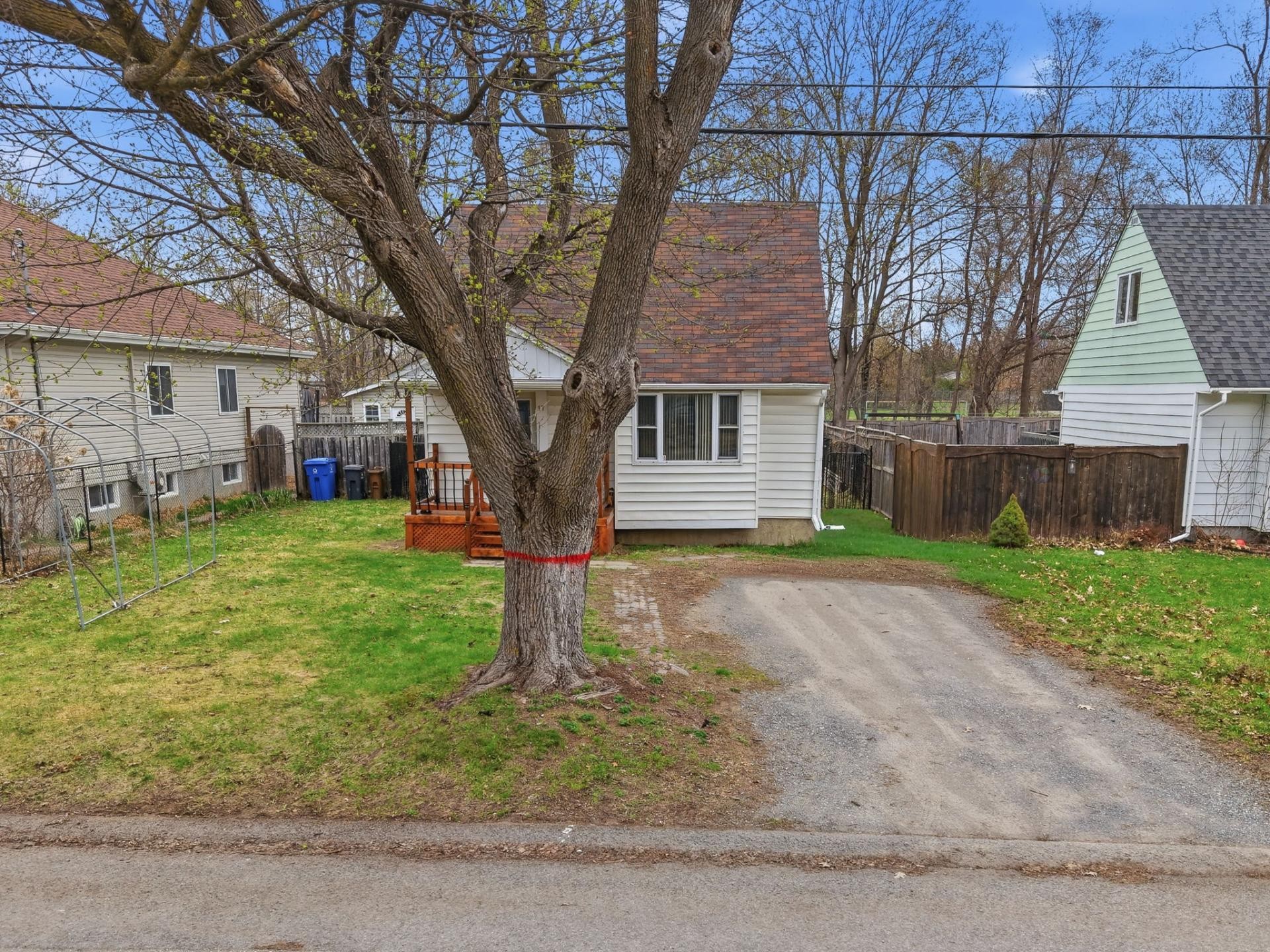 









17


Rue Lord-Aylmer

,
Gatineau (Aylmer),




QC
J9H3R8

