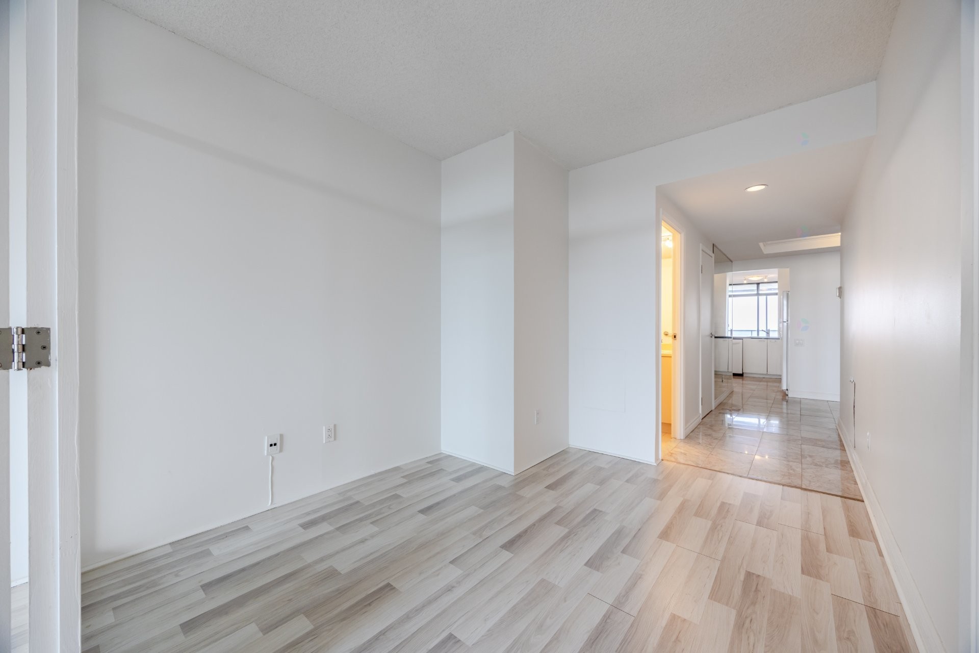 









200


Rue Hall

, 906,
Montréal (Verdun/Île-des-Soeurs),




QC
H3E1P3

