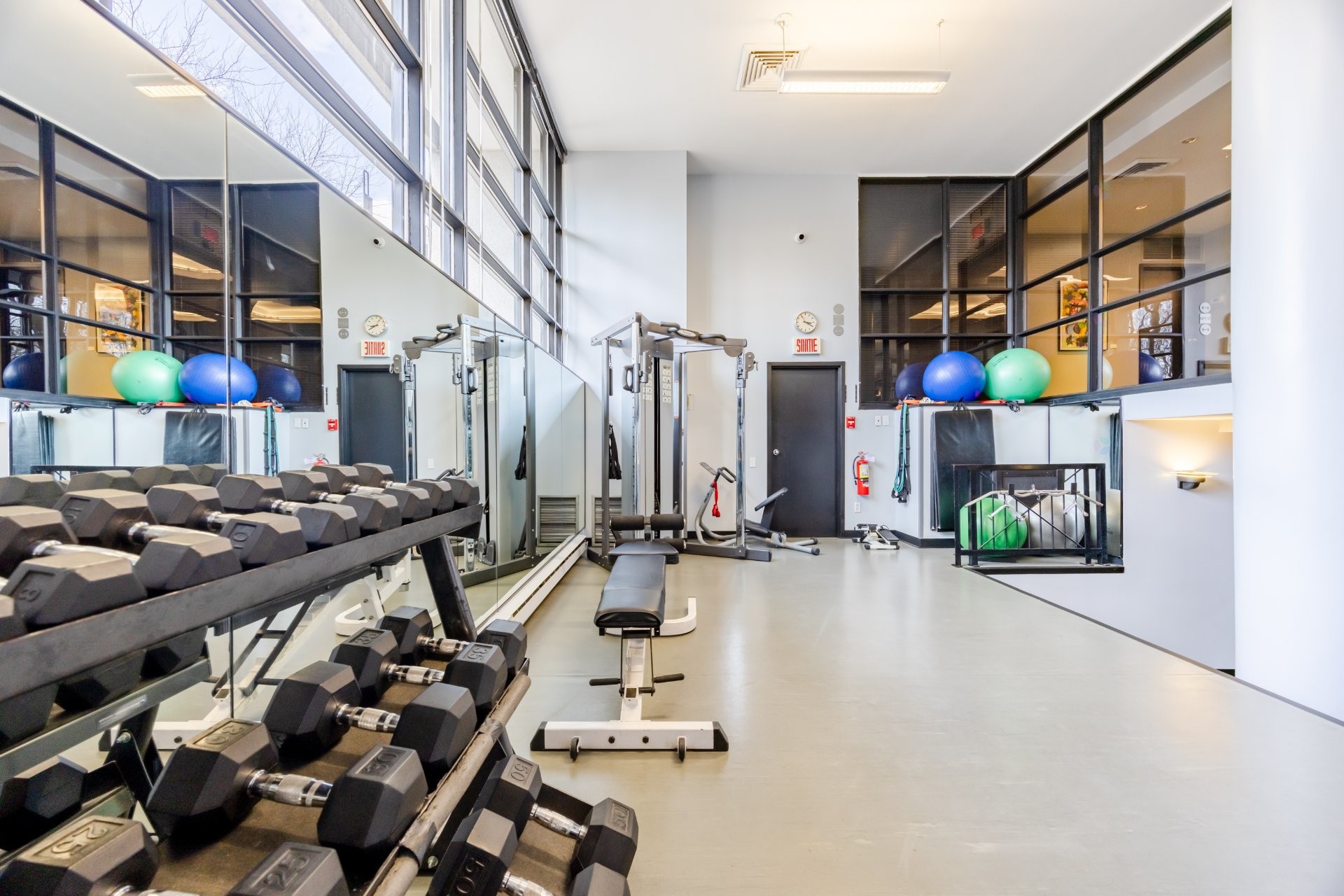 









200


Rue Hall

, 906,
Montréal (Verdun/Île-des-Soeurs),




QC
H3E1P3


