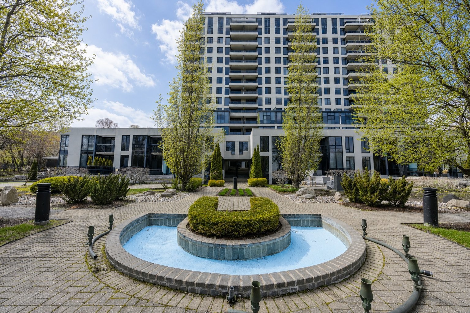 









200


Rue Hall

, 906,
Montréal (Verdun/Île-des-Soeurs),




QC
H3E1P3

