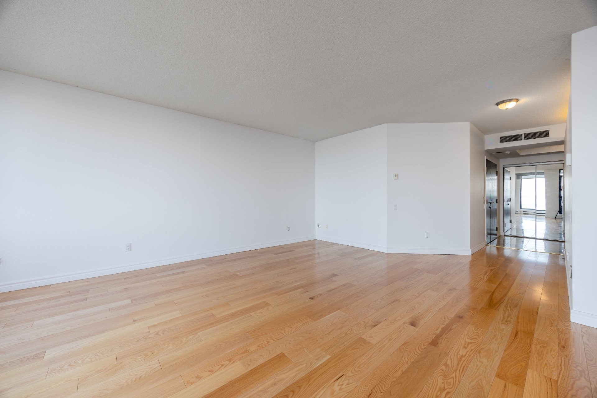 









200


Rue Hall

, 906,
Montréal (Verdun/Île-des-Soeurs),




QC
H3E1P3

