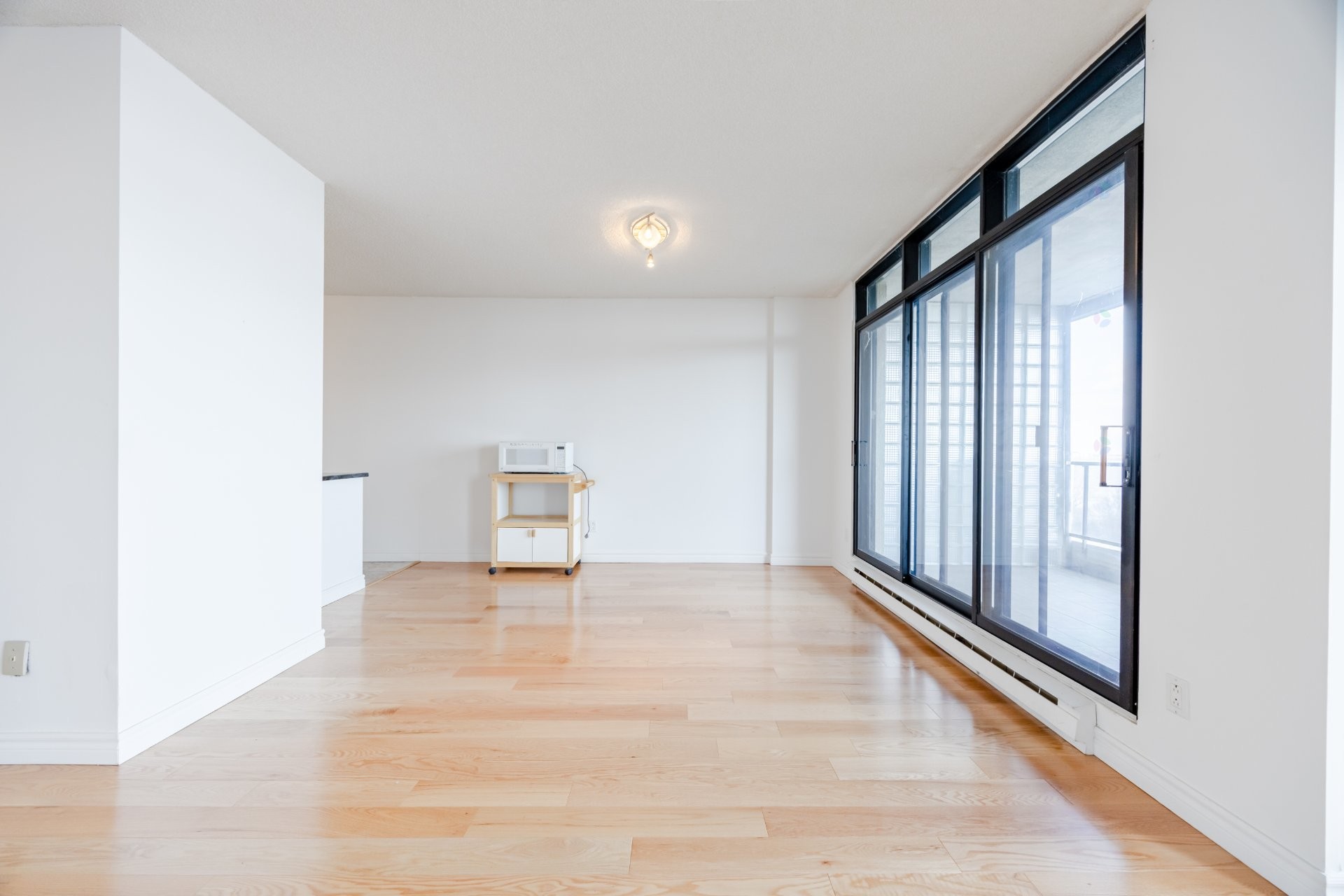 









200


Rue Hall

, 906,
Montréal (Verdun/Île-des-Soeurs),




QC
H3E1P3

