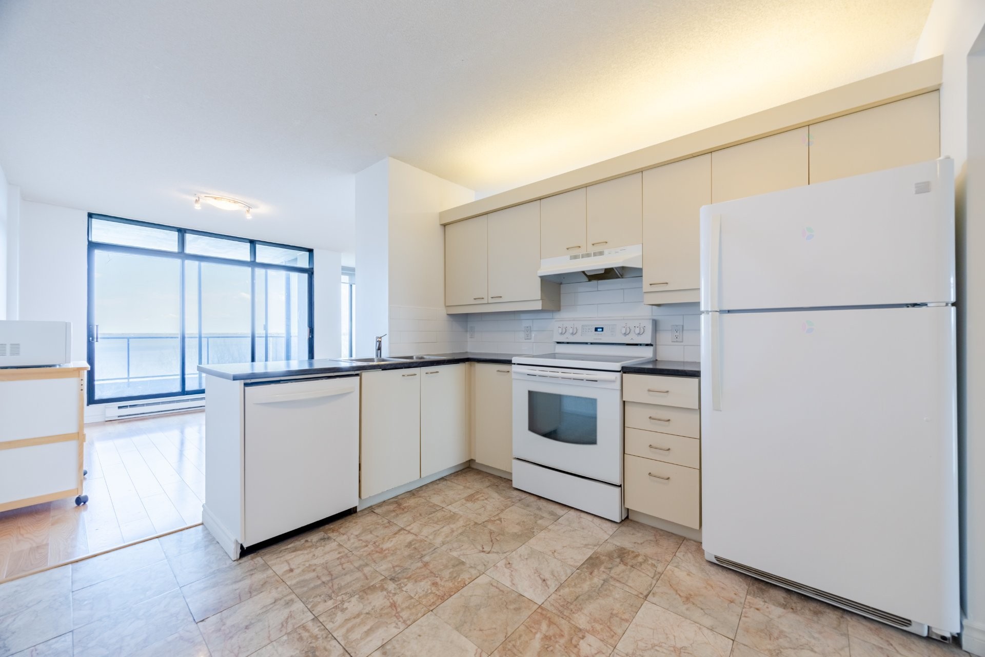 









200


Rue Hall

, 906,
Montréal (Verdun/Île-des-Soeurs),




QC
H3E1P3

