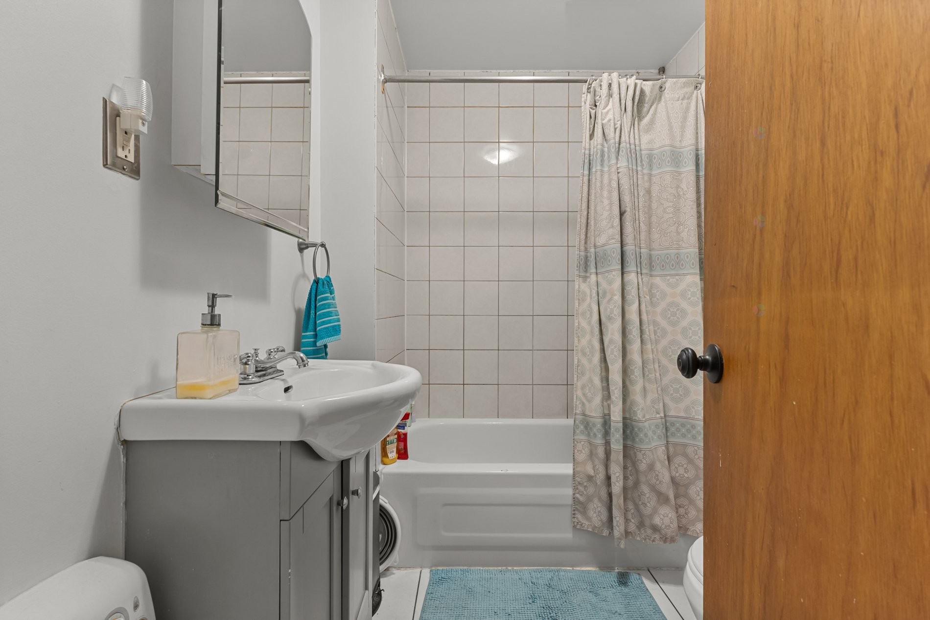 









564

 - 568


Av. Ash

,
Montréal (Le Sud-Ouest),




QC
H3K2R4

