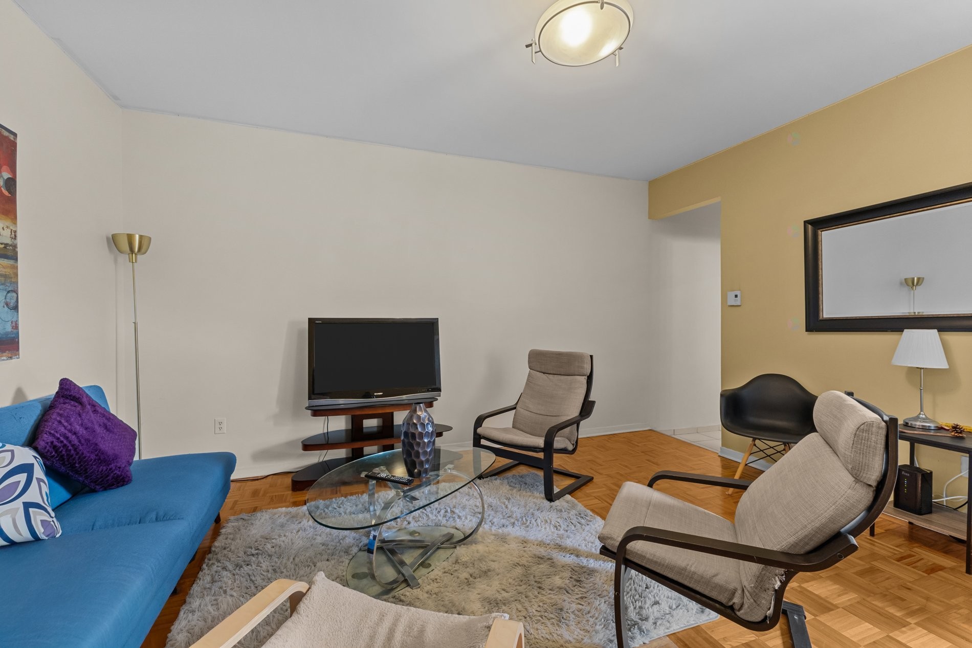 









564

 - 568


Av. Ash

,
Montréal (Le Sud-Ouest),




QC
H3K2R4

