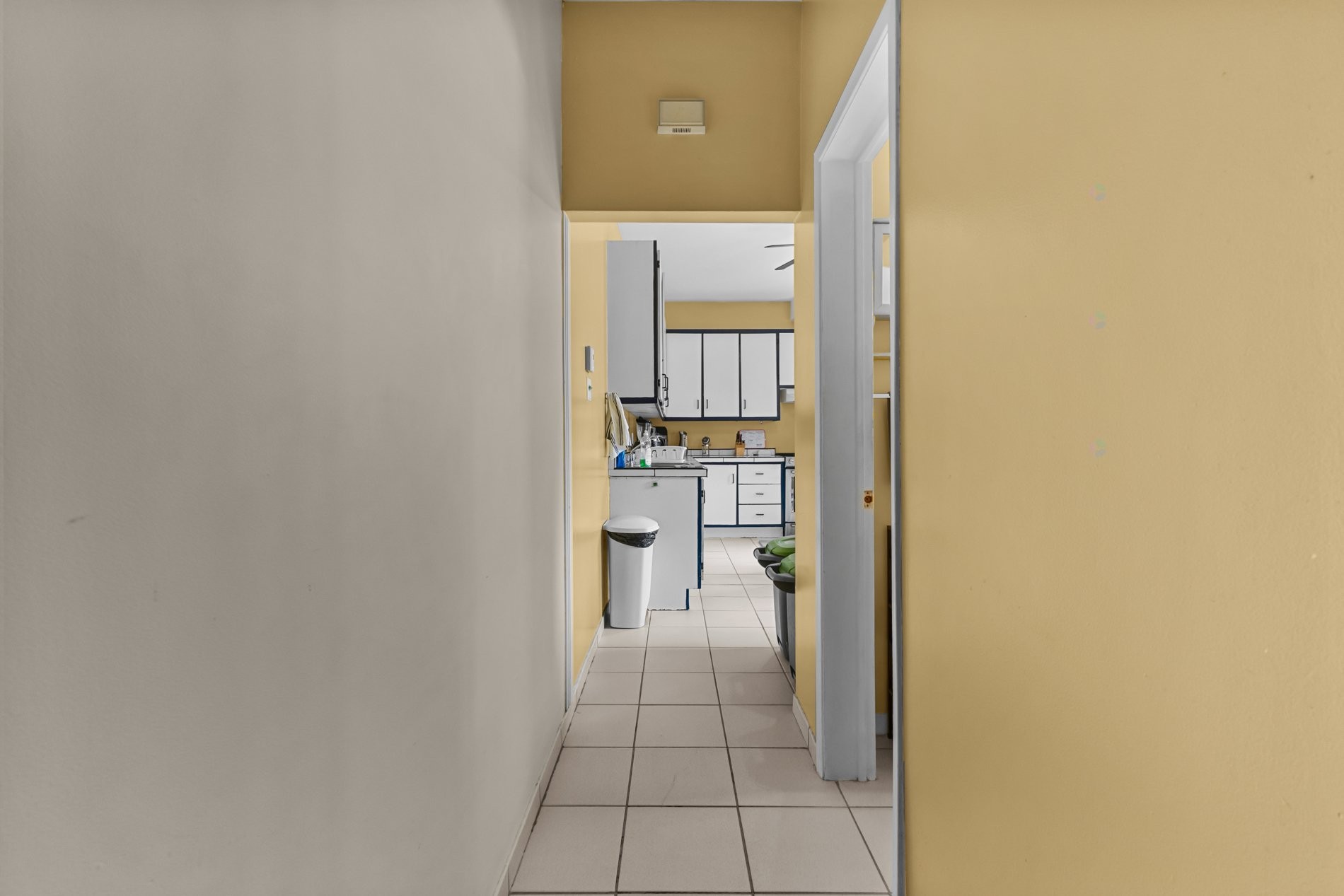 









564

 - 568


Av. Ash

,
Montréal (Le Sud-Ouest),




QC
H3K2R4


