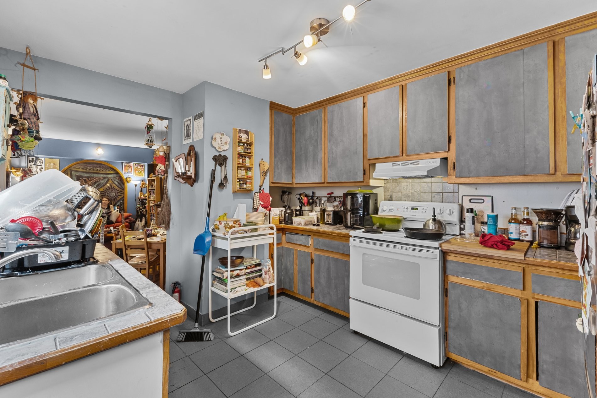 









564

 - 568


Av. Ash

,
Montréal (Le Sud-Ouest),




QC
H3K2R4

